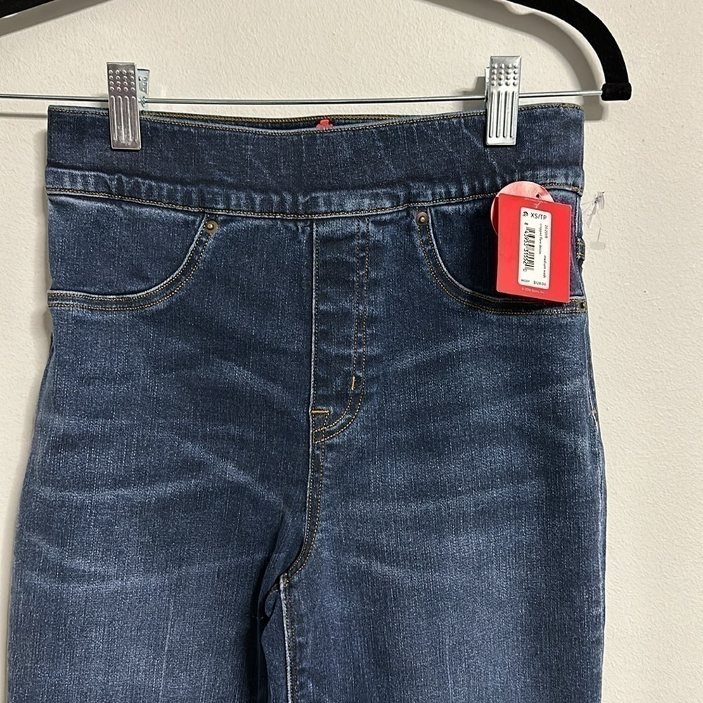 SPANX Cropped Flare Denim Medium Wash Raw Hem Pull On Stretch XS/P 20232R NWT